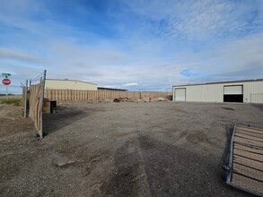 1470 E Gardena Rd, Fort Mohave, AZ à louer Photo intérieure– Image 2 sur 14