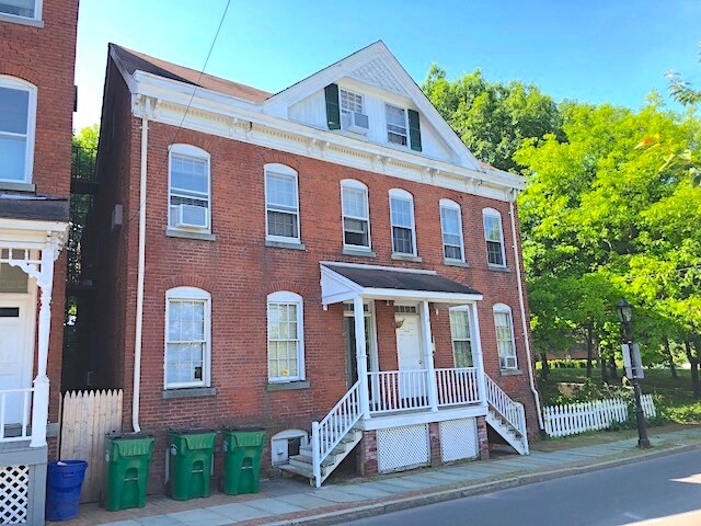 140-144 Union St, Poughkeepsie, NY à vendre - Photo principale – Image 1 sur 32