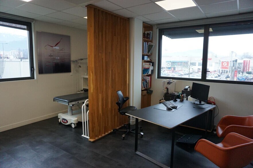 Bureau dans SAINT-MARTIN-D'HERES à vendre - Photo intérieure – Image 2 sur 11