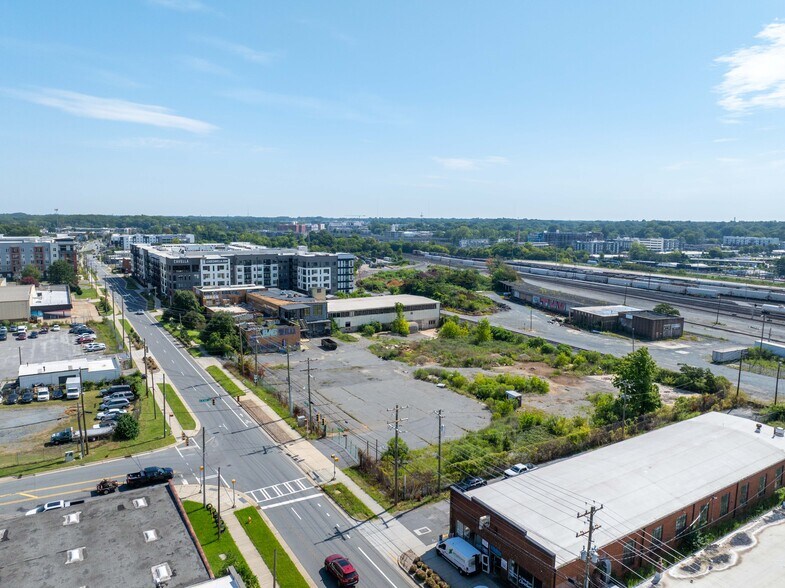 2130 N Tryon St, Charlotte, NC à vendre - Photo de l’immeuble – Image 2 sur 5