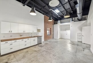 742 N Cahuenga Blvd, Los Angeles, CA à louer Photo intérieure– Image 2 sur 6