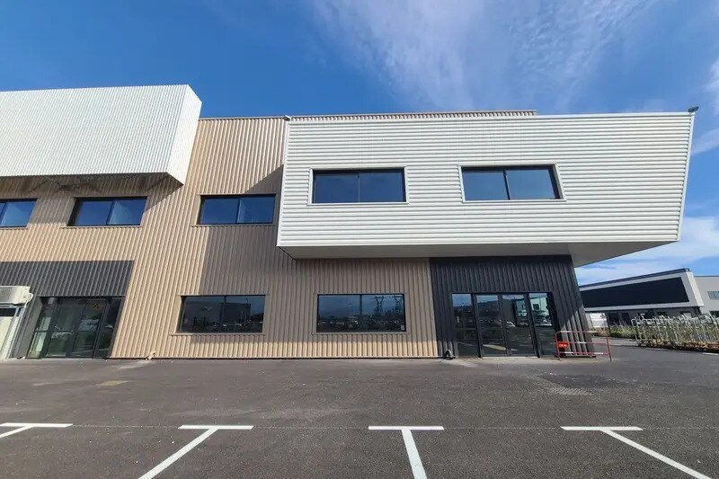 Local d’activités dans Sète à louer - Photo de l’immeuble – Image 2 sur 7