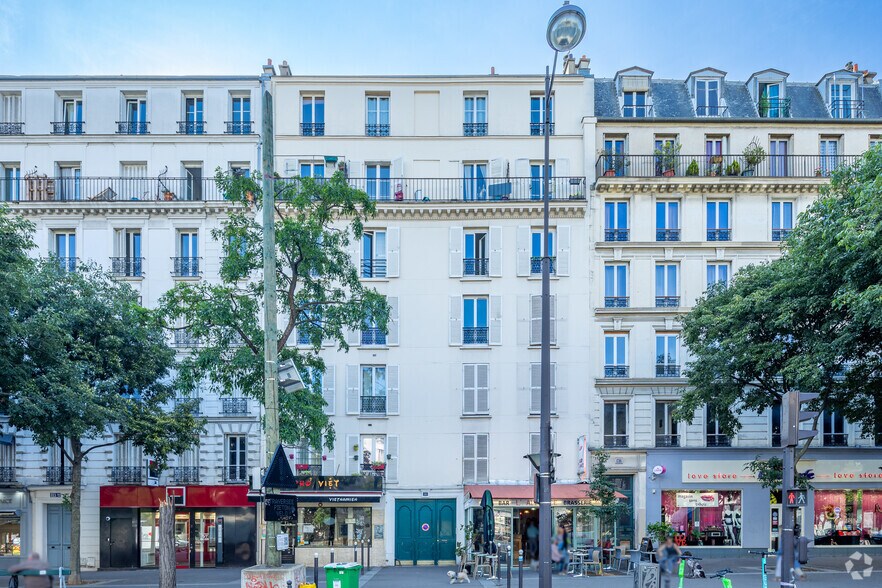 Immeuble residentiel dans Paris à vendre - Photo principale – Image 1 sur 2