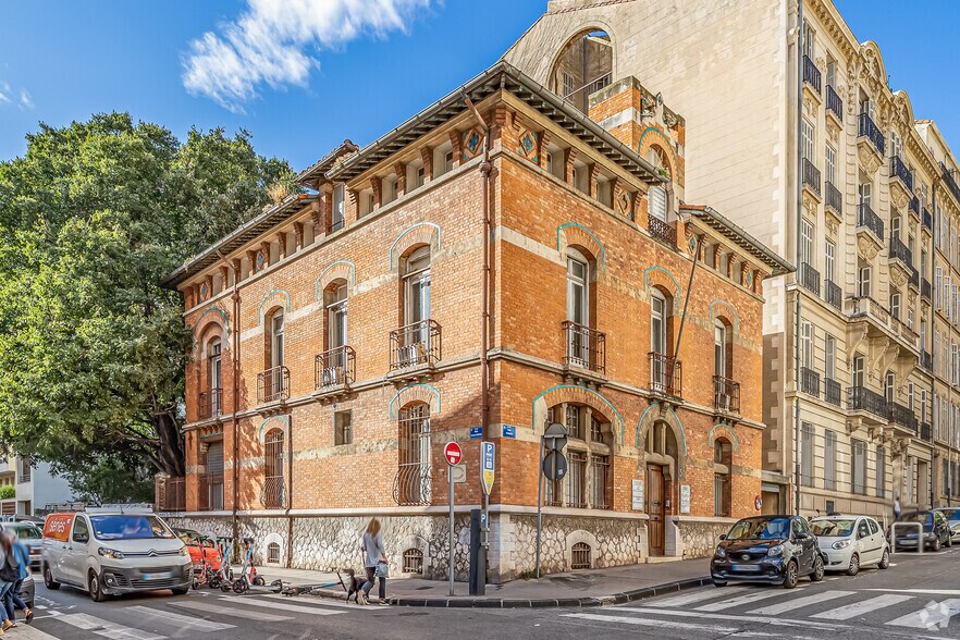 31 Rue Farges, Marseille à louer - Photo de l’immeuble – Image 2 sur 2