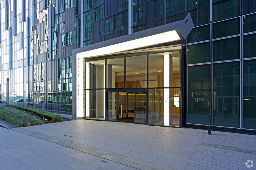 6 Greenwich Peninsula, Londres à louer - Photo de l’immeuble – Image 2 sur 8