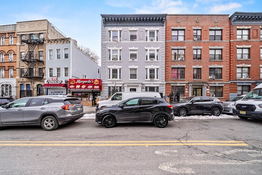 919 Avenue Saint John, Bronx, NY à vendre - Photo de l’immeuble – Image 3 sur 15