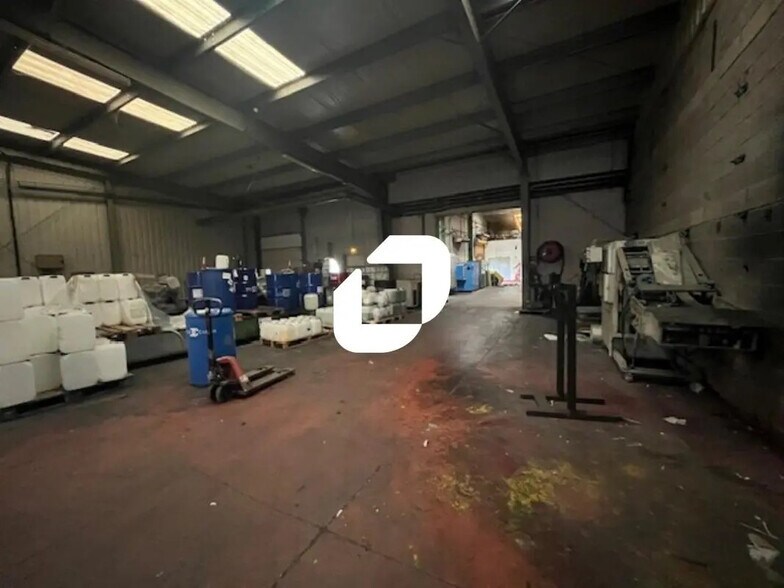 Local d’activités dans Balinghem à louer - Photo de l’immeuble – Image 2 sur 7