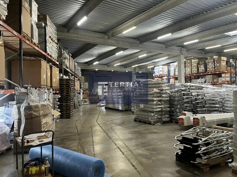 Local d’activités dans Saint-Jean-de-Védas à louer - Photo de l’immeuble – Image 2 sur 8