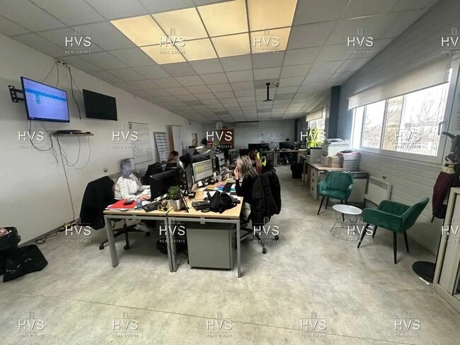 Plus de détails pour Local d'activités à louer