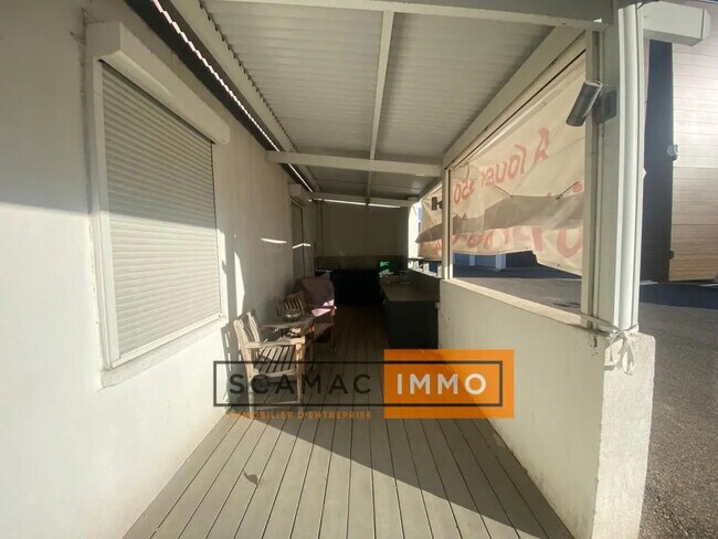 Plus de détails pour Local commercial à louer