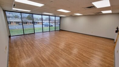 9041 executive park Dr, Knoxville, TN à louer Photo intérieure– Image 1 sur 2