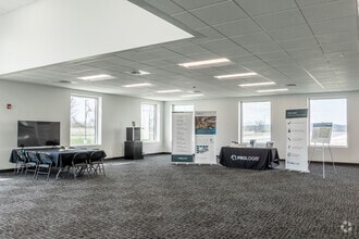 2500 Liberty Dr, Northampton, PA à louer Hall d’entrée– Image 2 sur 10