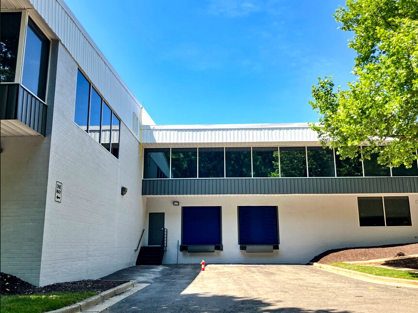 7700-7730 Southern Dr, Springfield, VA à louer Photo de l’immeuble– Image 1 sur 8