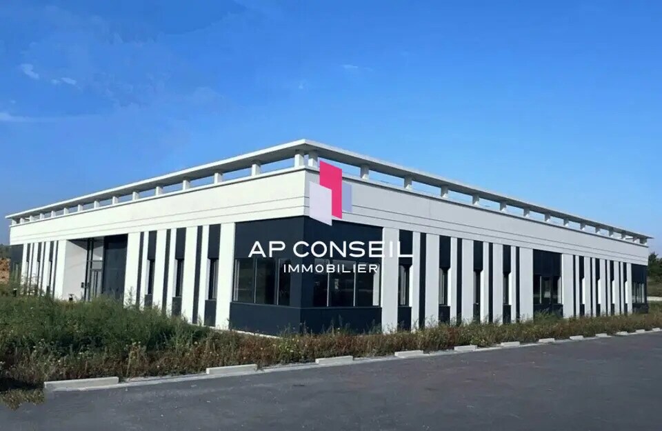 Local d’activités dans Élancourt à louer Photo principale– Image 1 sur 6