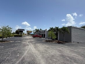 1700-1750 N Tamiami Trl, North Fort Myers, FL à louer Photo intérieure– Image 2 sur 7