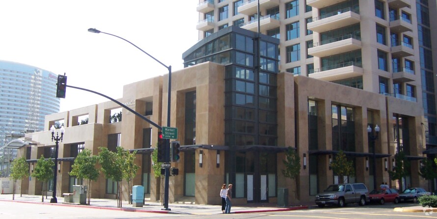 550 Front St, San Diego, CA à vendre - Photo de l’immeuble – Image 2 sur 27