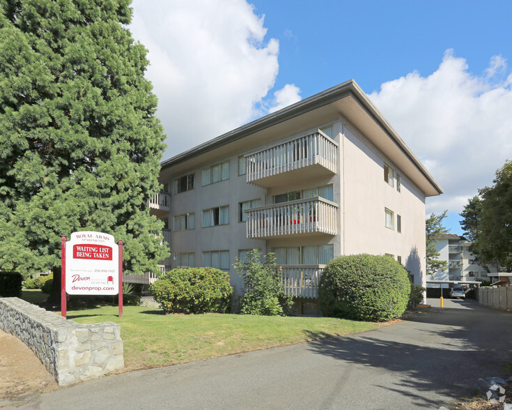 1300 Yates St, Victoria, BC à vendre - Photo de l’immeuble – Image 2 sur 3
