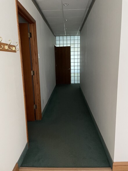 825 S Taft Ave, Mason City, IA à louer - Photo de l’immeuble – Image 3 sur 16