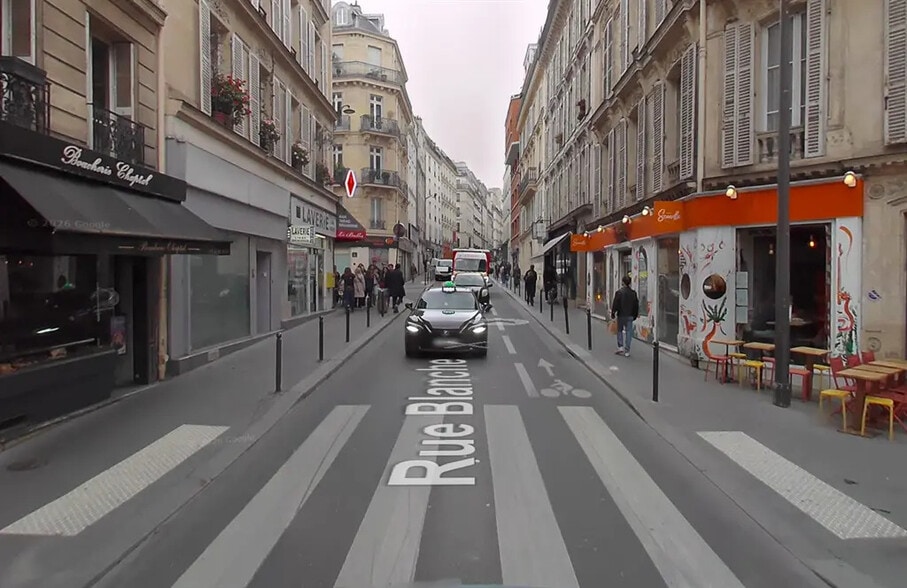 Local commercial dans Paris à louer - Photo de l’immeuble – Image 3 sur 9