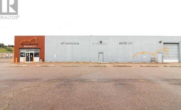 521D N Railway St SE, Medicine Hat, AB à louer Photo de l’immeuble– Image 1 sur 7
