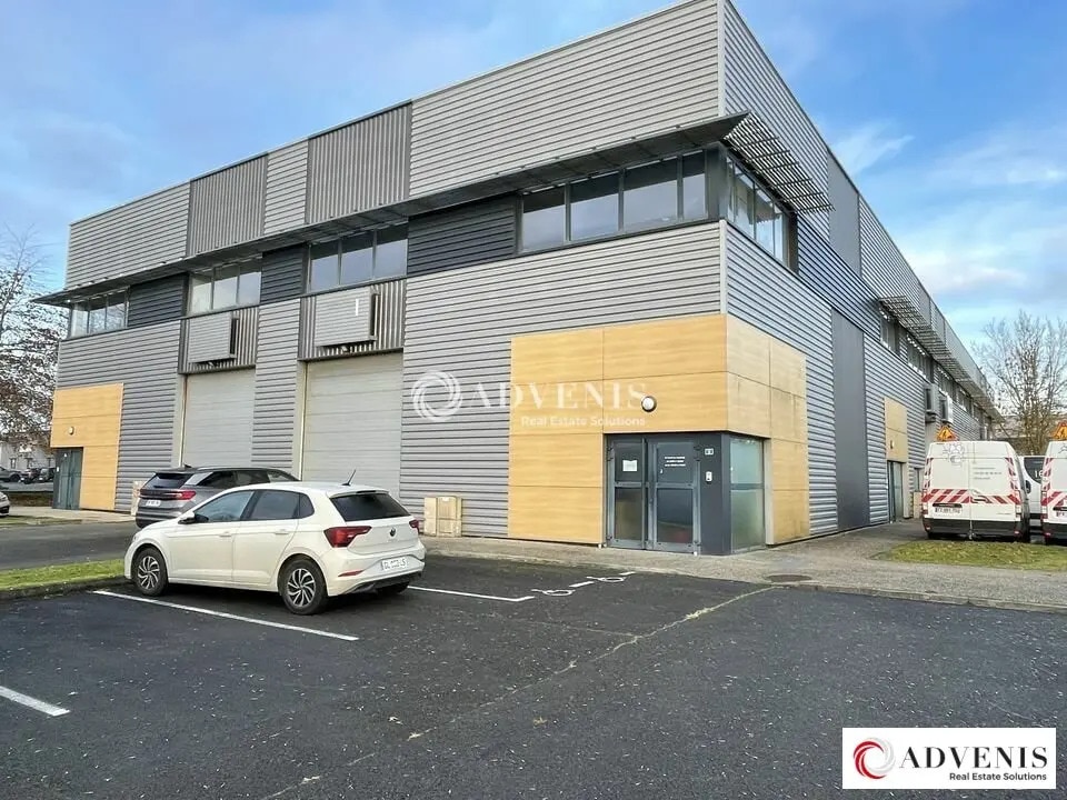 Local d’activités dans SAINT-JEAN-D'ILLAC à louer Photo de l’immeuble– Image 1 sur 8