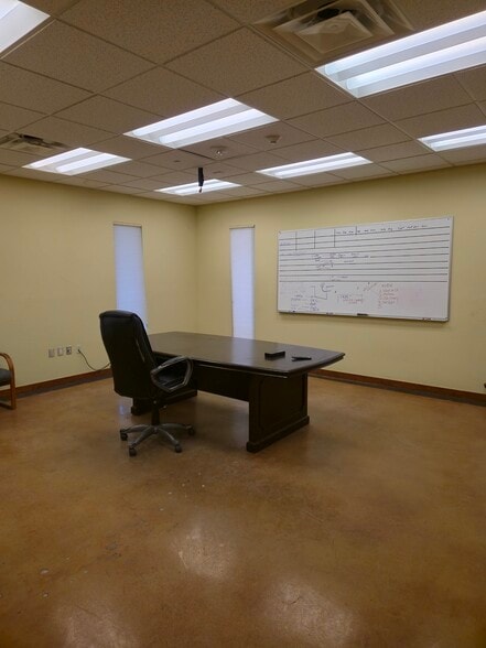 7205 S WW White Rd, San Antonio, TX à louer - Photo intérieure – Image 3 sur 4