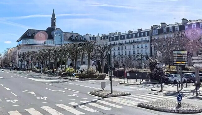 Plus de détails pour Local commercial à louer