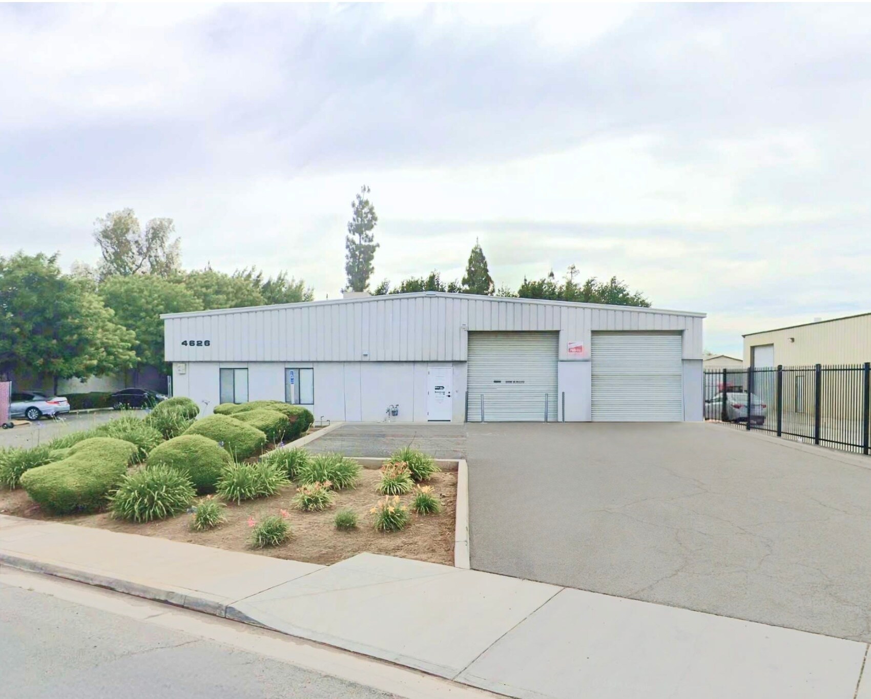 4626 N Bendel Ave, Fresno, CA à louer Photo de l’immeuble– Image 1 sur 2