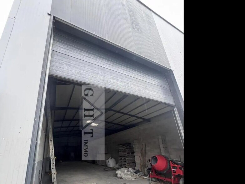Industriel/Logistique dans Santeny à louer - Photo de l’immeuble – Image 2 sur 2