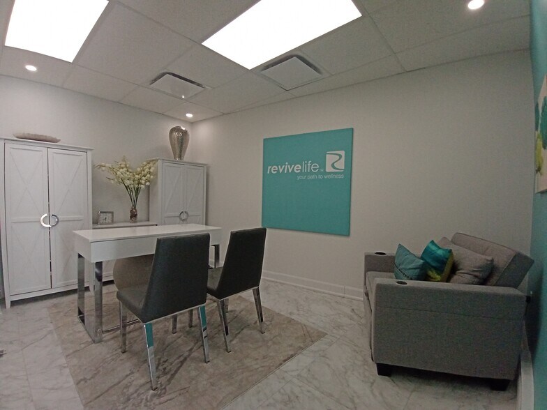 69 Kempster Ave, Ottawa, ON à louer - Photo de l’immeuble – Image 2 sur 18