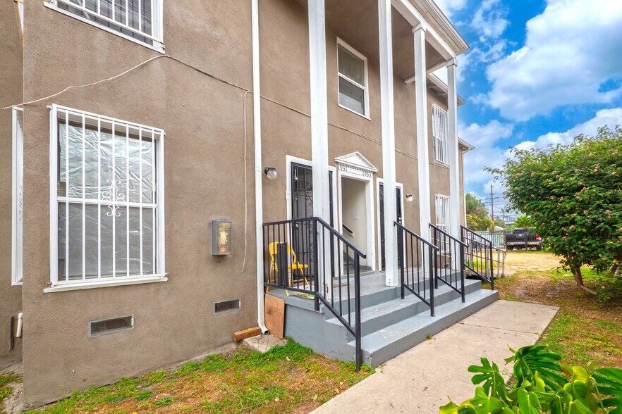 1931 W 35th Pl, Los Angeles, CA à vendre - Photo de l’immeuble – Image 3 sur 13