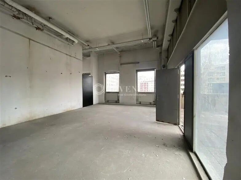 Bureau dans Courbevoie à louer - Photo de l’immeuble – Image 2 sur 4