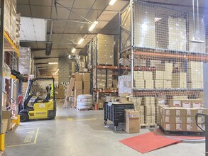 Industriel/Logistique dans Chassieu à louer Photo intérieure– Image 2 sur 11