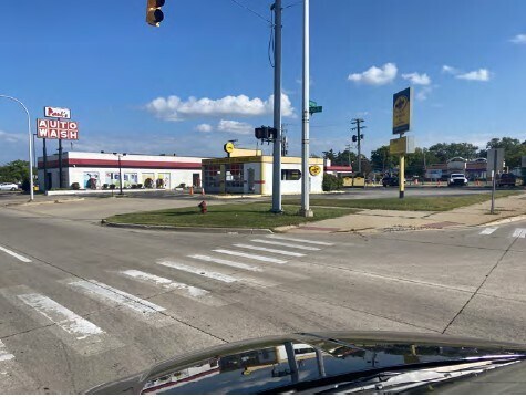 51 S Crooks Rd, Clawson, MI à louer - Photo de l’immeuble – Image 1 sur 2