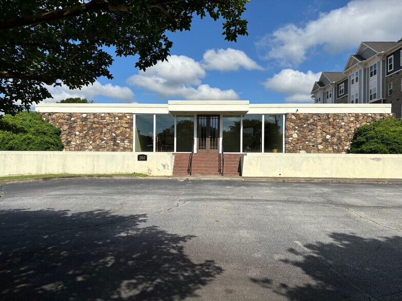 260 S Pleasantburg Dr, Greenville, SC à louer - Photo de l’immeuble – Image 2 sur 6
