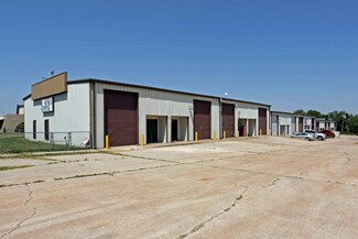 Plus de détails pour 1917 Atchison Dr, Norman, OK - Local d'activités à louer