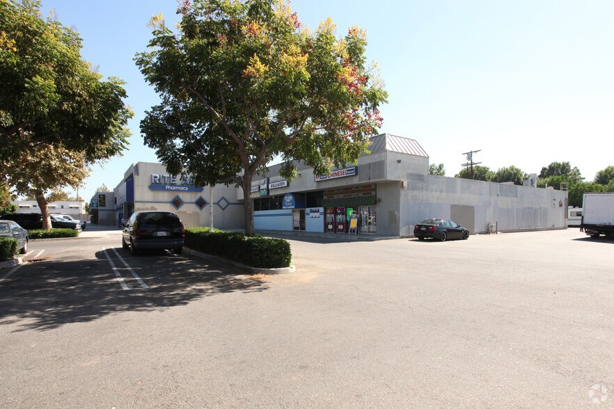 16930 Parthenia St, Northridge, CA à vendre - Photo de l’immeuble – Image 2 sur 13