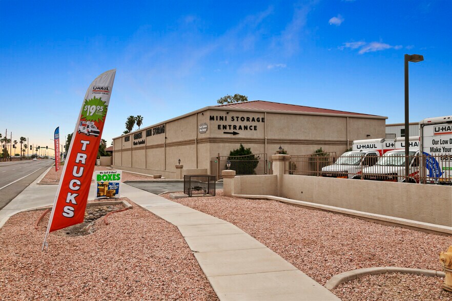 13551 W Glendale Ave, Glendale, AZ à vendre - Photo de l’immeuble – Image 2 sur 18