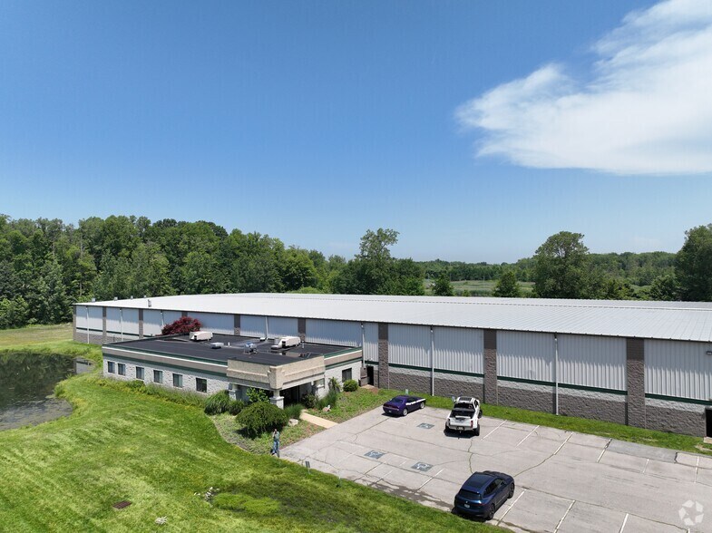 892 Callendar Blvd, Painesville, OH à louer - Photo de l’immeuble – Image 2 sur 17