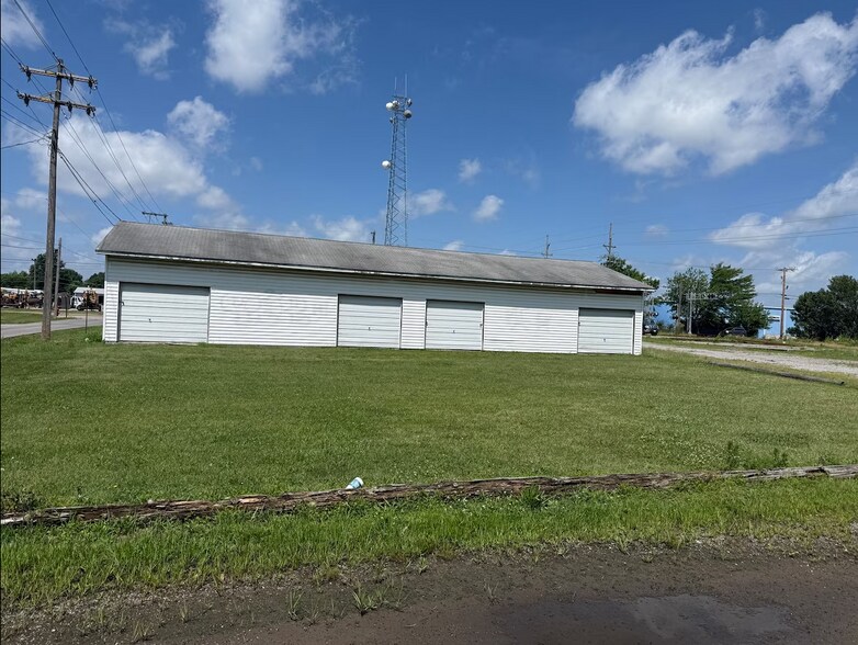 305 N Carbon St, Marion, IL à vendre - Photo de l’immeuble – Image 1 sur 1