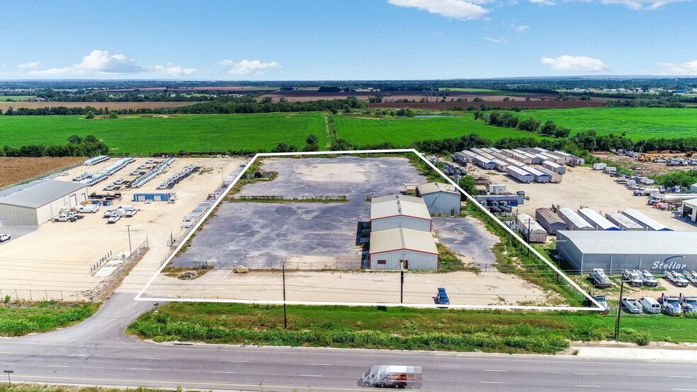 11895 W Interstate 10, Marion, TX à louer - Photo de l’immeuble – Image 1 sur 6