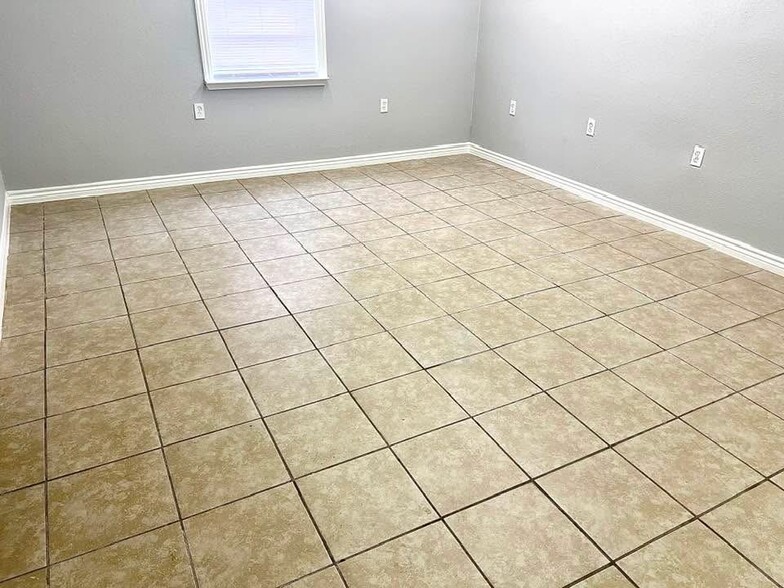 1501 Mercury Dr, Jacinto City, TX à louer - Photo intérieure – Image 3 sur 10