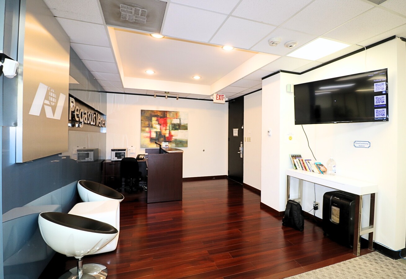 6100 Corporate Dr, Houston, TX 77036 - Lot 4-A, 4-H -  - Photo intérieure - Image 1 of 16