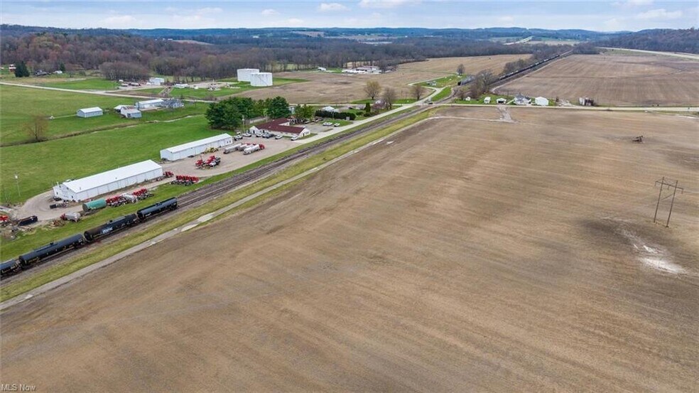 9360 BLACK RUN Rd, Frazeysburg, OH à vendre - Photo de l’immeuble – Image 3 sur 5