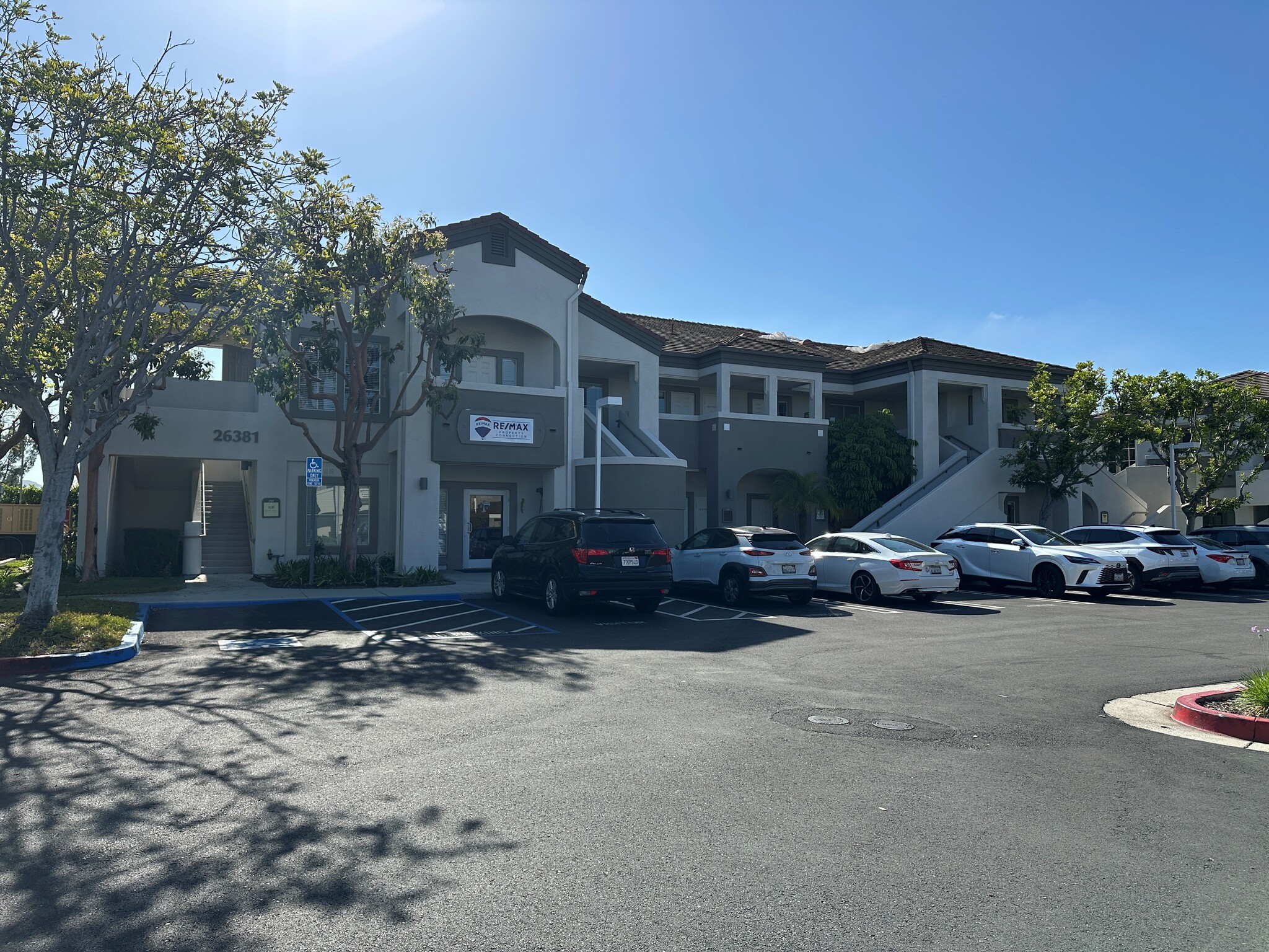 26381 Crown Valley Pky, Mission Viejo, CA à louer Photo principale– Image 1 sur 11