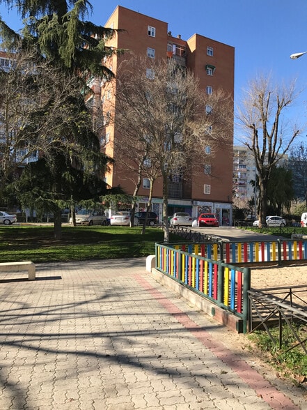 Avenida Provincias, 14, Fuenlabrada, Madrid à louer - Photo de la construction – Image 3 sur 3