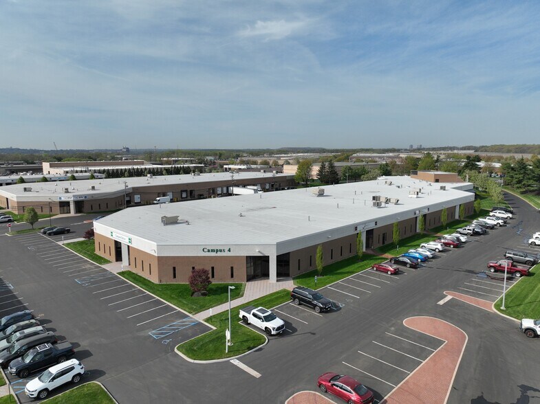 274-300 Raritan Center Pky, Edison, NJ à louer – Image 2 sur 11
