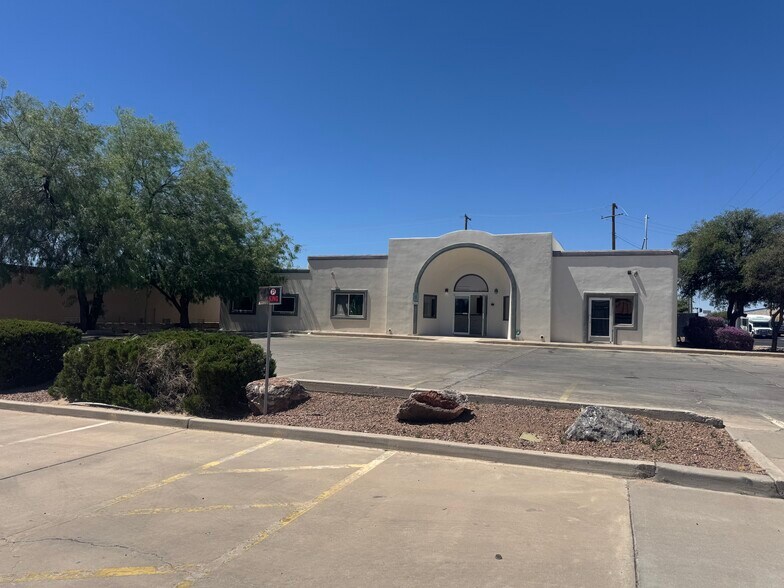 2460 Missouri Ave, Las Cruces, NM à louer - Photo de l’immeuble – Image 3 sur 12