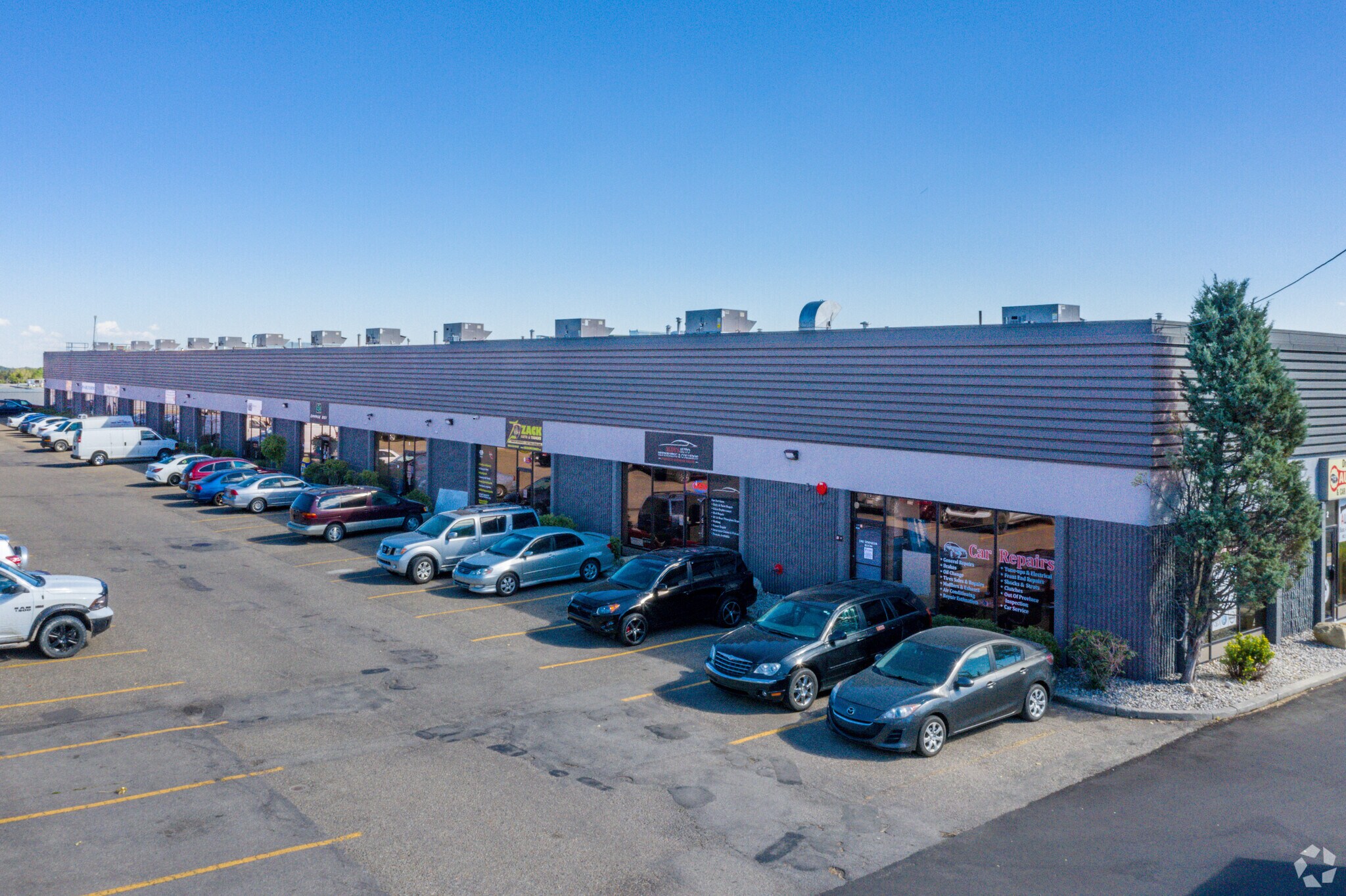 920 28th St NE, Calgary, AB à louer Photo principale– Image 1 sur 5