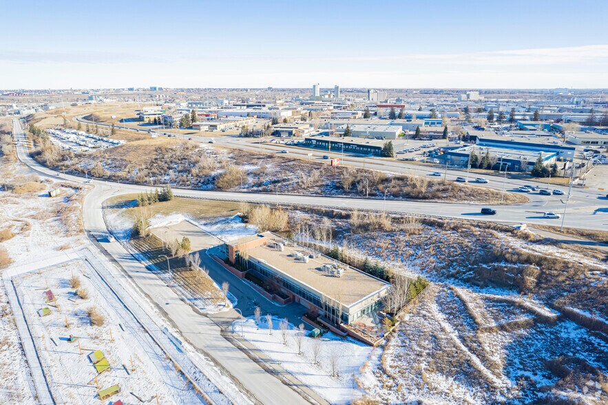 3600 4th St SE, Calgary, AB à vendre - Aérien – Image 3 sur 10